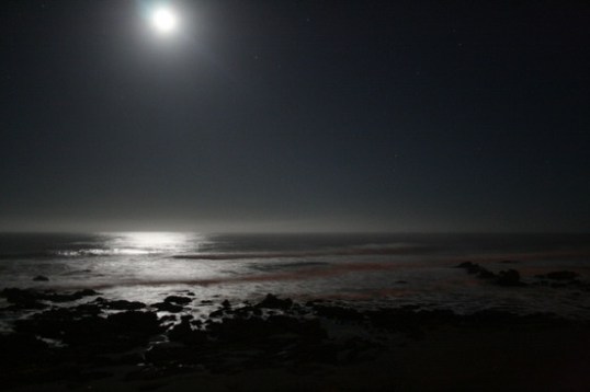 1.1239065580.beach-at-night